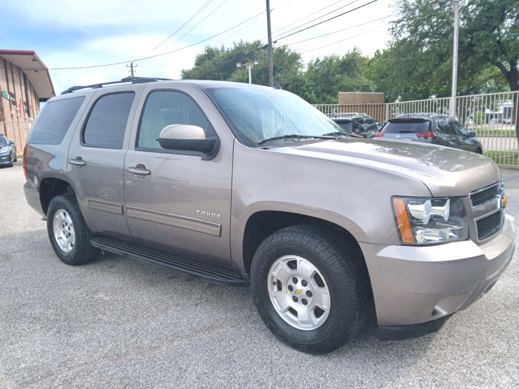 2012 Chevrolet Tahoe LS's photo