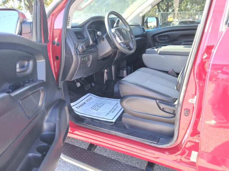 2020 NISSAN TITAN SV