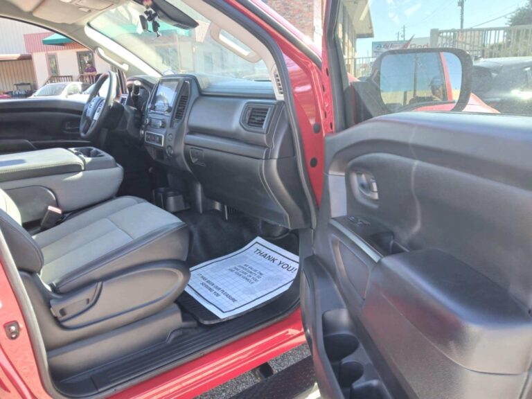 2020 NISSAN TITAN SV