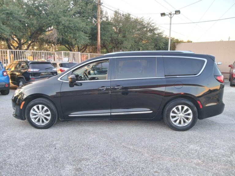 2019 CHRYSLER PACIFICA TOURING-L