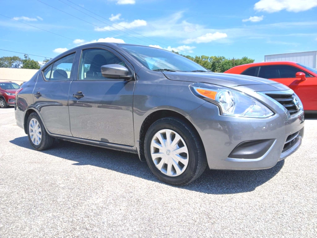 2019 Nissan Versa Sedan S Plus
