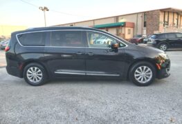 2019 CHRYSLER PACIFICA TOURING-L