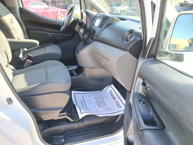 2019 NISSAN NV200 SV