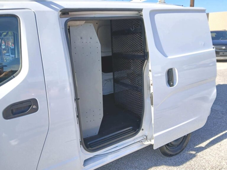 2019 NISSAN NV200 SV