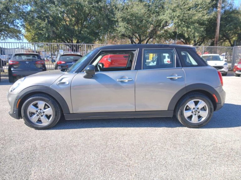 2018 MINI COOPER