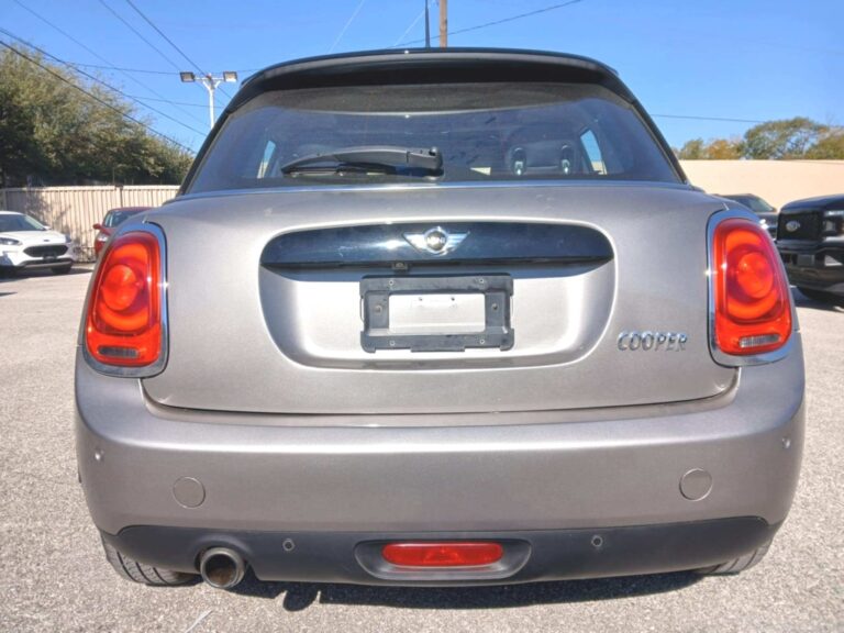 2018 MINI COOPER