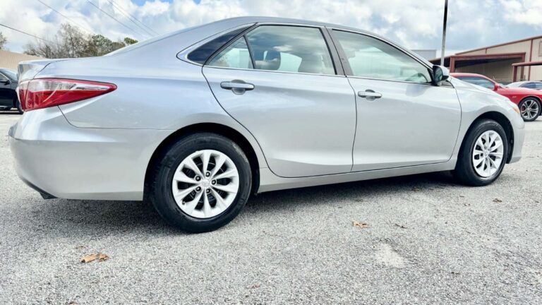2016 TOYOTA CAMRY