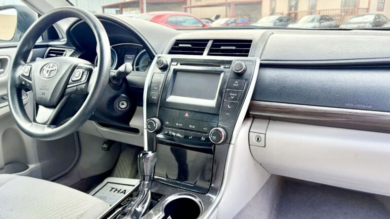 2016 TOYOTA CAMRY LE