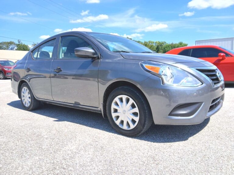 2019 NISSAN VERSA S