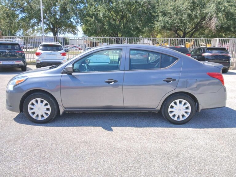 2019 NISSAN VERSA S