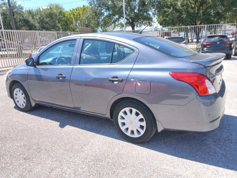 2019 NISSAN VERSA S