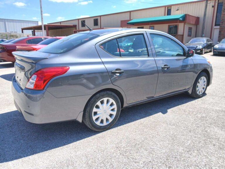 2019 NISSAN VERSA S
