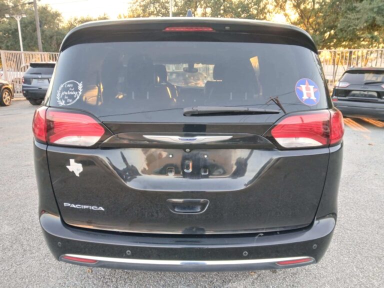 2019 CHRYSLER PACIFICA TOURING-L