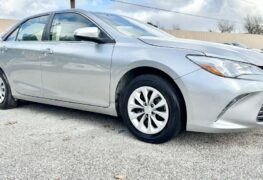 2016 TOYOTA CAMRY LE