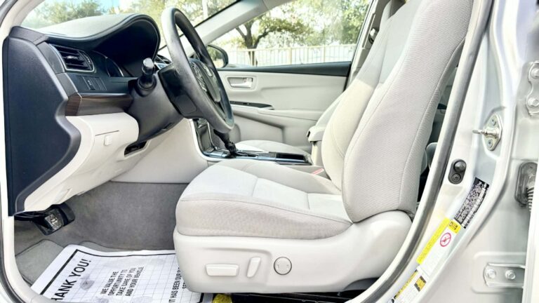 2016 TOYOTA CAMRY LE