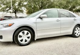 2010 TOYOTA CAMRY LE