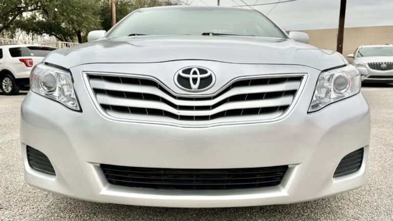 2010 TOYOTA CAMRY LE