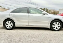 2010 TOYOTA CAMRY LE