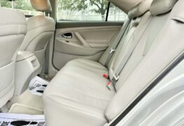 2010 TOYOTA CAMRY LE