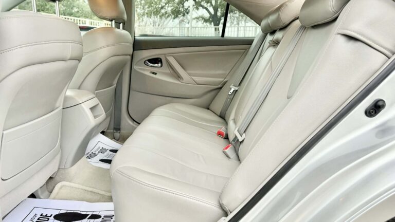 2010 TOYOTA CAMRY LE