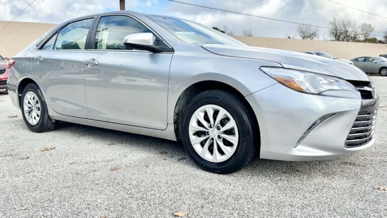 2016 TOYOTA CAMRY LE