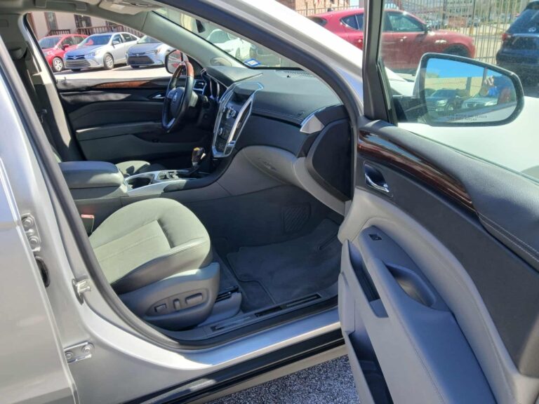 2010 CADILLAC SRX LUXURY