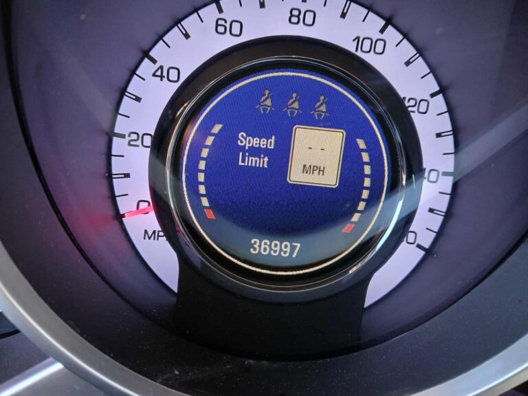 2010 CADILLAC SRX LUXURY