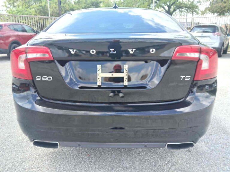 2018 VOLVO S60 T5