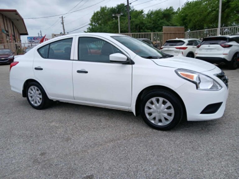 2019 NISSAN VERSA S