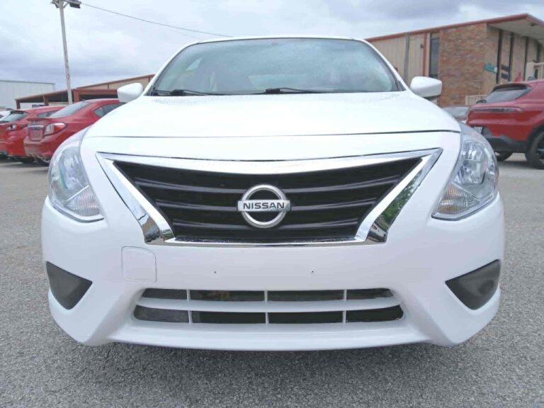 2019 NISSAN VERSA S