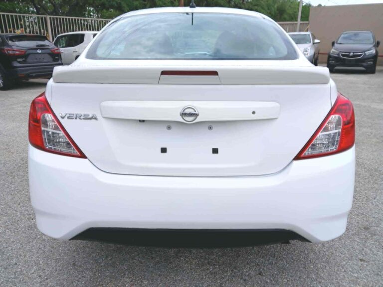 2019 NISSAN VERSA S