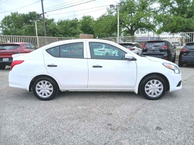 2019 NISSAN VERSA S