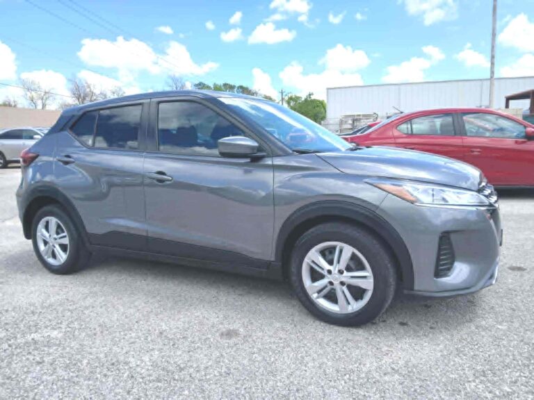 2024 NISSAN KICKS S