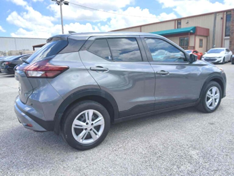 2024 NISSAN KICKS S