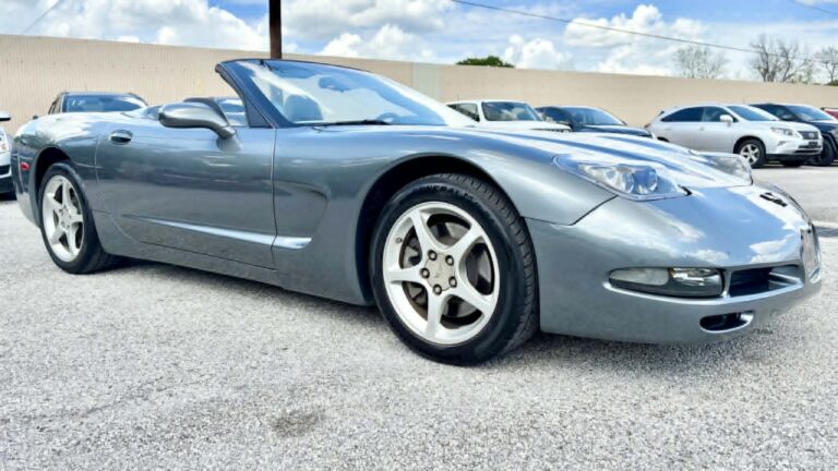 2004 CHEVROLET CORVETTE
