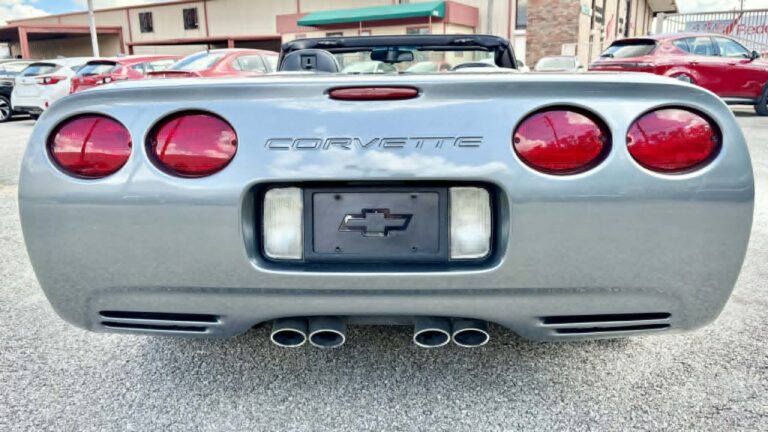 2004 CHEVROLET CORVETTE