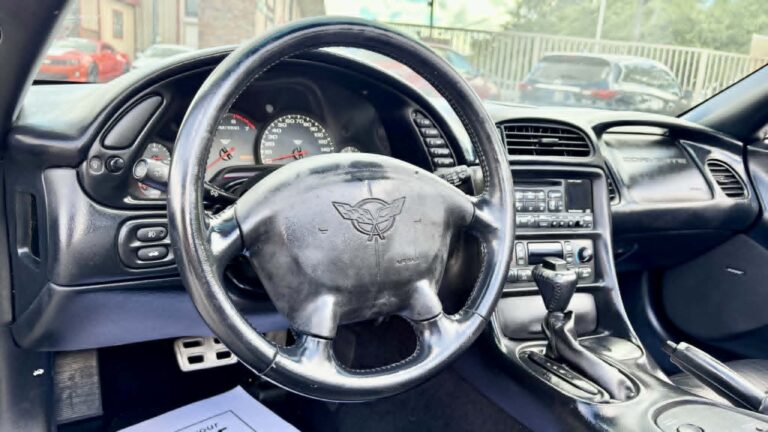 2004 CHEVROLET CORVETTE