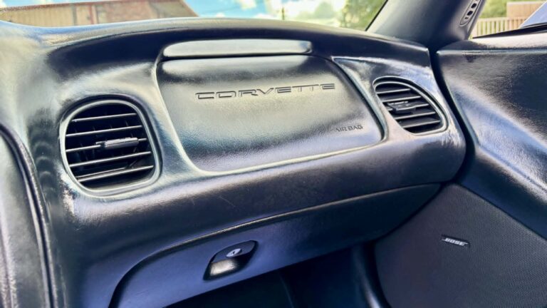 2004 CHEVROLET CORVETTE