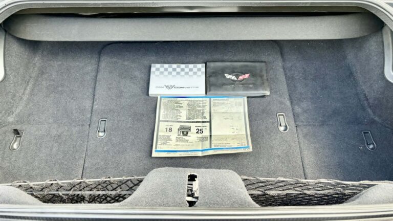 2004 CHEVROLET CORVETTE