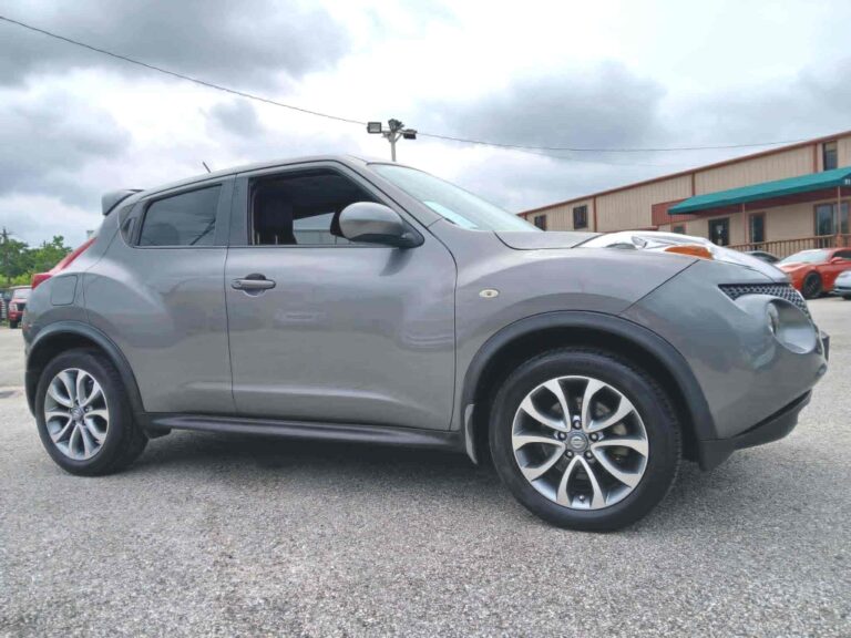 2013 NISSAN JUKE SL