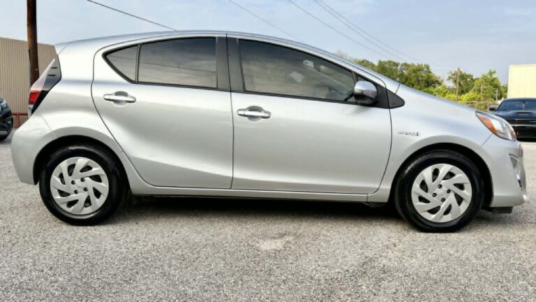 2016 TOYOTA PRIUS C