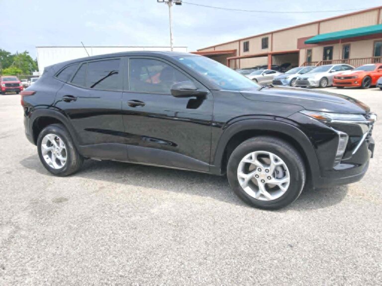 2025 CHEVROLET TRAX LS