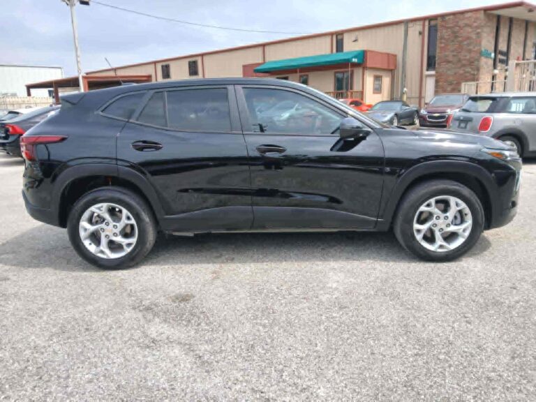 2025 CHEVROLET TRAX LS