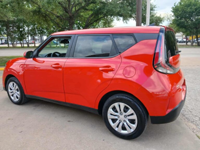 2023 KIA SOUL LX