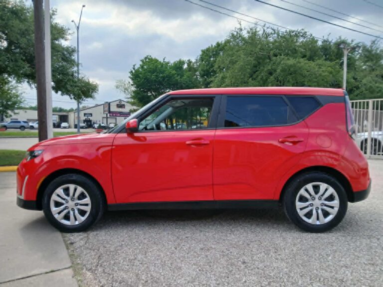 2023 KIA SOUL LX