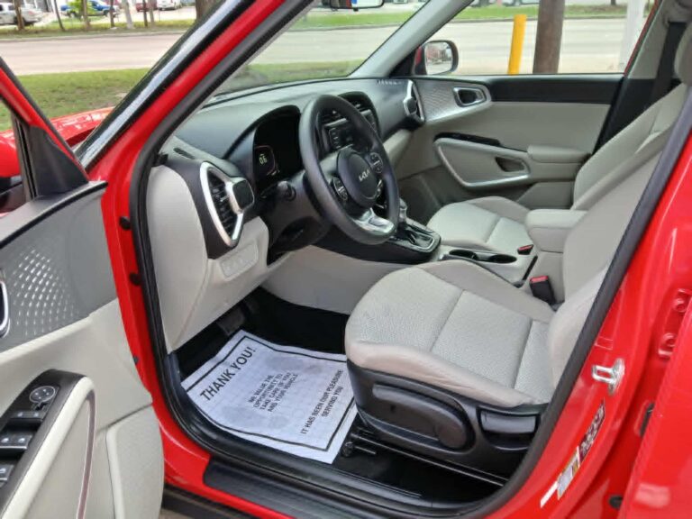 2023 KIA SOUL LX