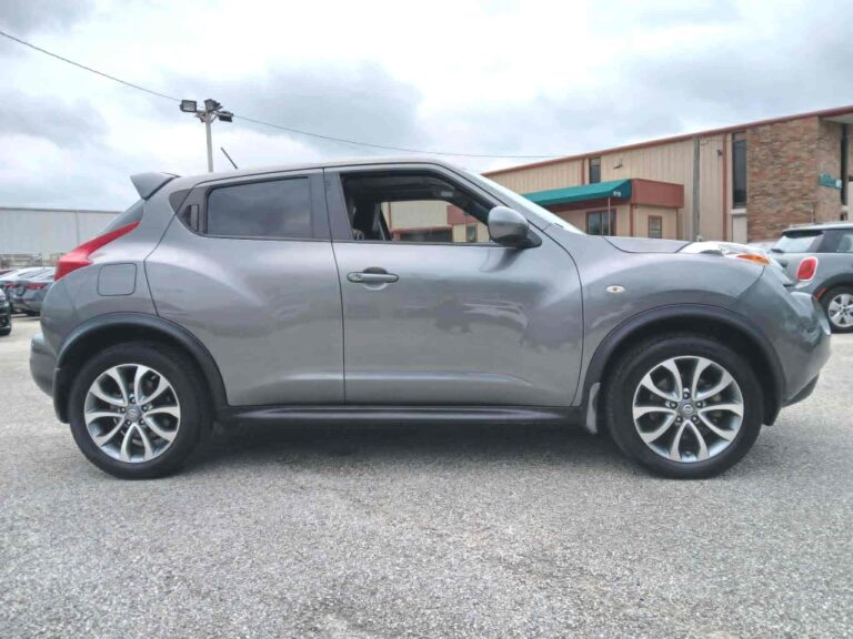 2013 NISSAN JUKE SL