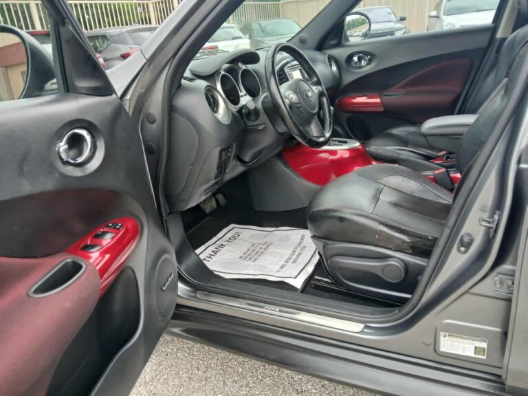2013 NISSAN JUKE SL