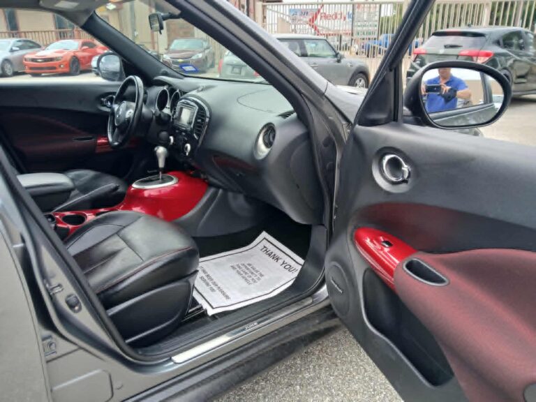 2013 NISSAN JUKE SL