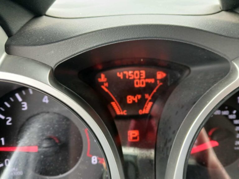 2013 NISSAN JUKE SL